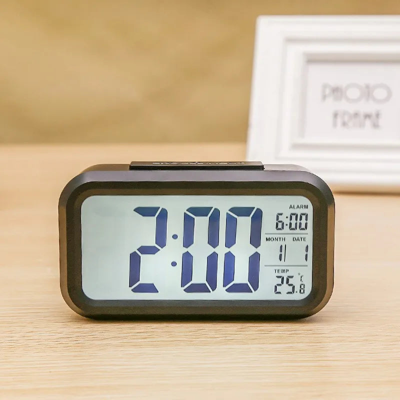 Reloj Despertador Digital LED de Mesa a Pilas